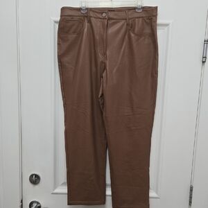 Womans Signature Brown  Faux Lrather Pants Waist 18 Waist To Hem 40 ×